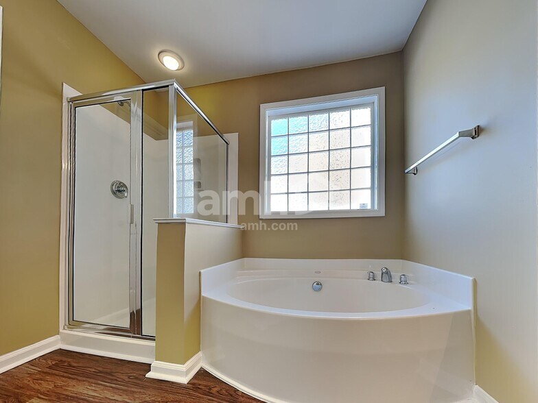 Building Photo - 104 Pearson Place