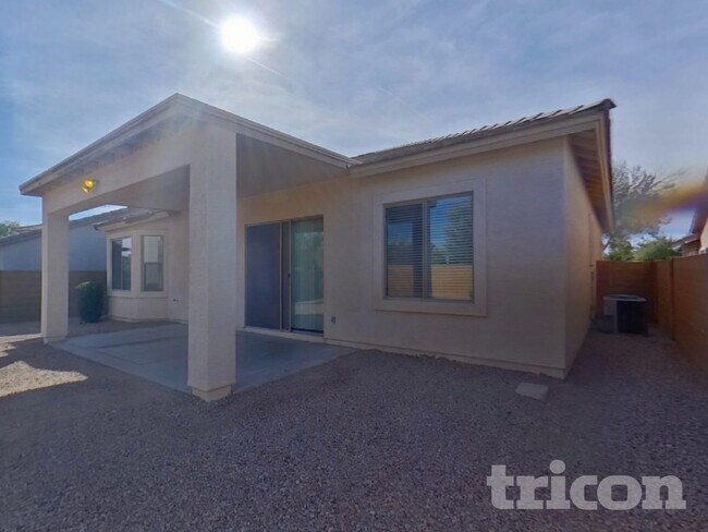 Building Photo - 17601 N Vera Cruz Ave