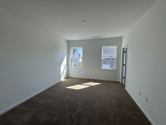 Building Photo - *Move In Special* 3 Bed | 2.5 Bath New Con...