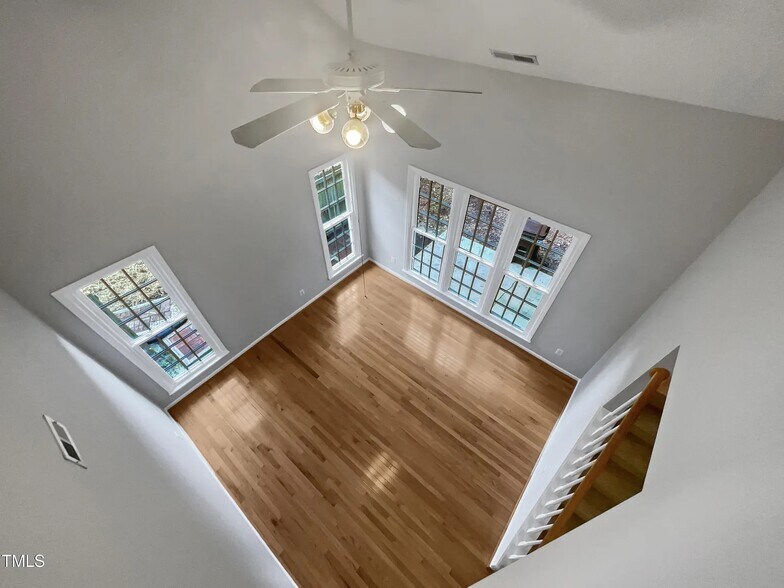 Living Room Above - 4013 Ellisfield Dr
