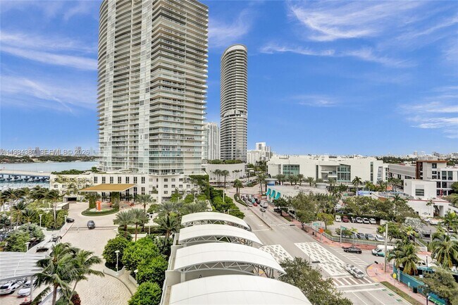 Building Photo - 400 Alton Rd