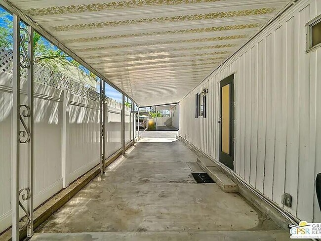 Building Photo - 313 Kona Ln