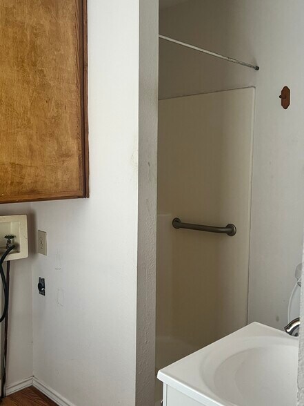 Building Photo - 702 S Arroyo Blvd