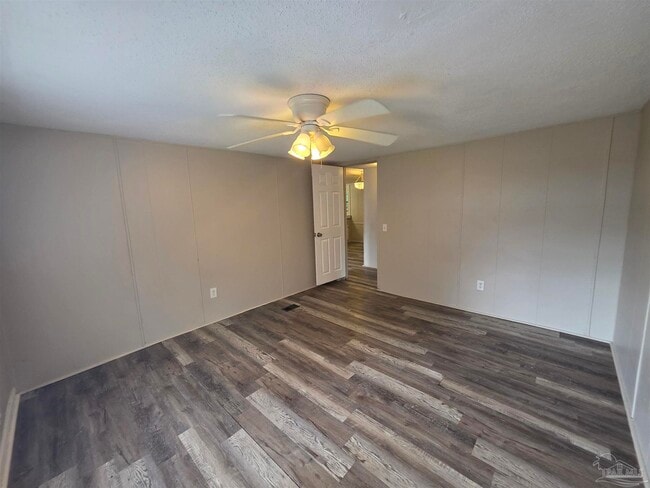 Building Photo - 2821 Hillcrest Ave