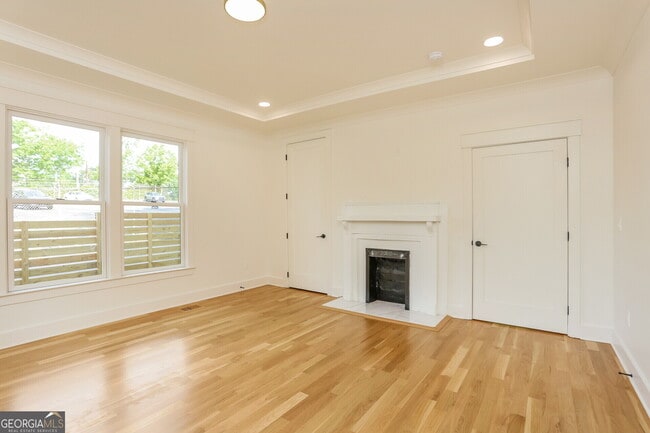 Building Photo - 116 3rd Ave
