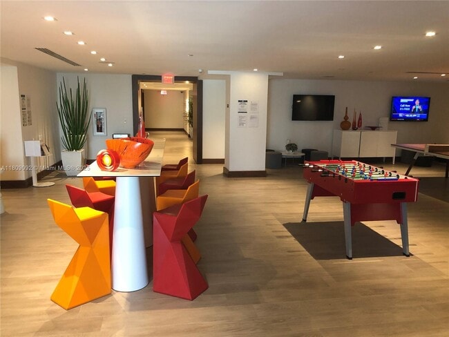 Building Photo - 300 Sunny Isles Blvd