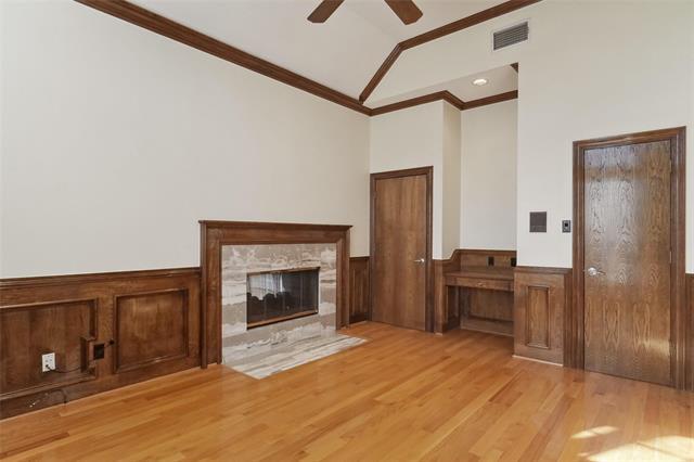 Building Photo - 300 Timber Lake Dr
