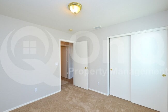 Building Photo - 287 E Sheffield Ct
