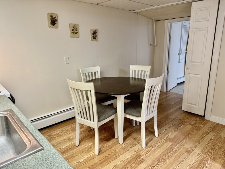 Building Photo - 102 Hillside Rd