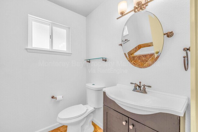 Building Photo - 143 Seal Ct