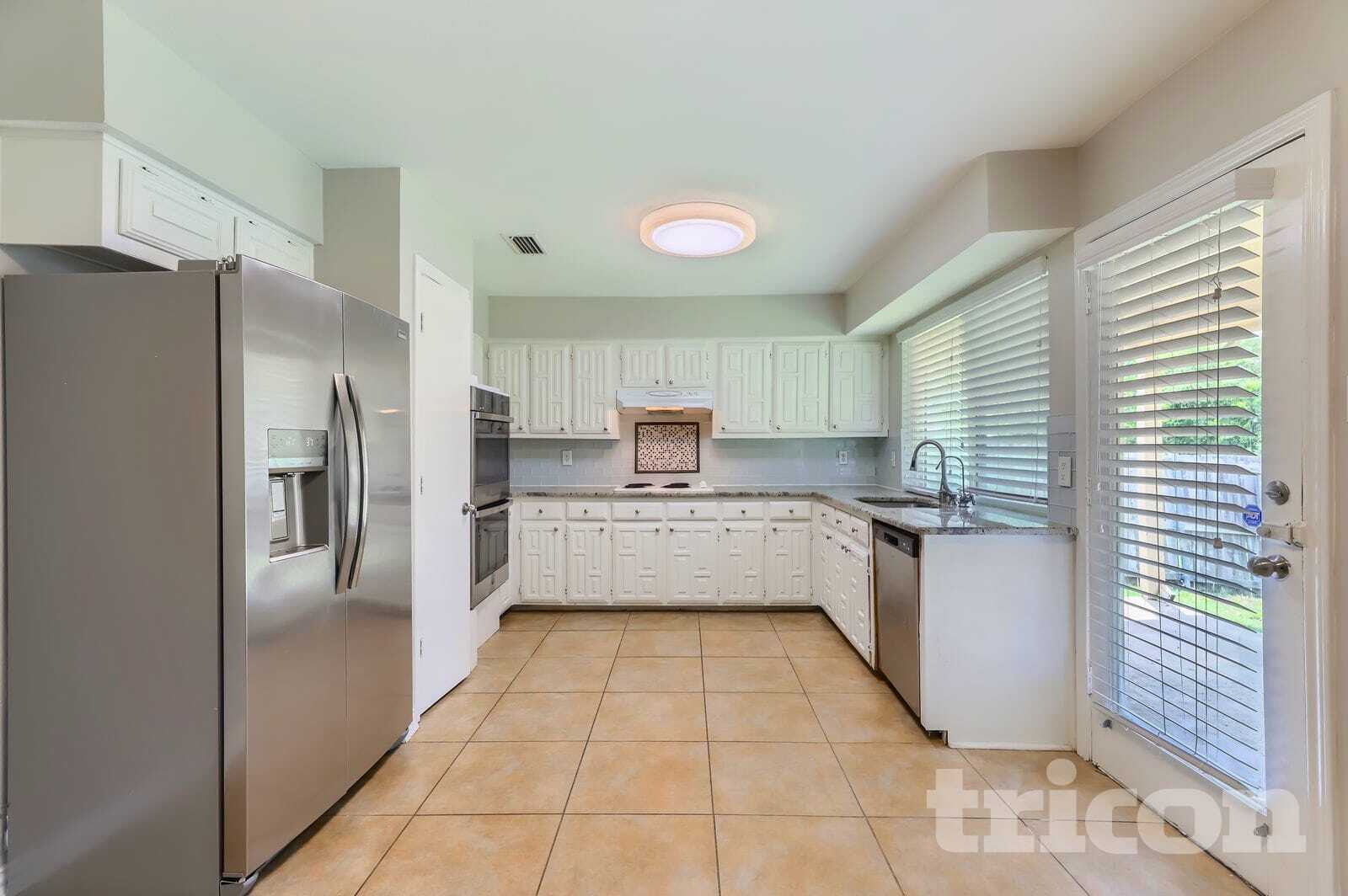 Building Photo - 2113 Tampico Dr