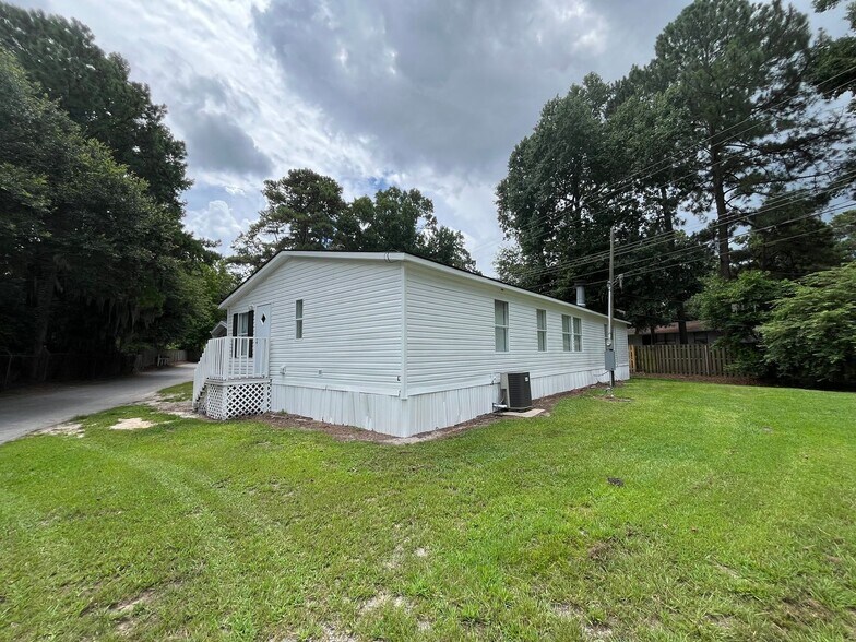 Building Photo - 6803 Waters Ave