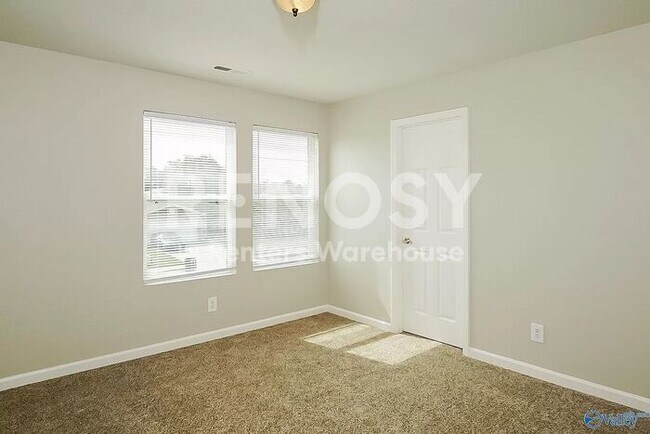 Building Photo - 123 Forestbrook Dr