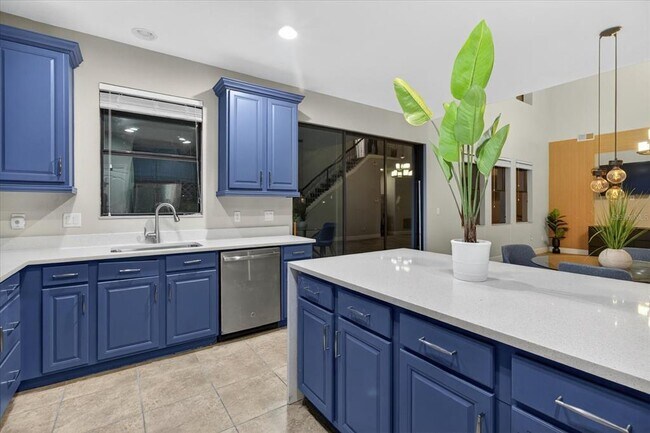 Building Photo - 1389 Heritage Landings Dr