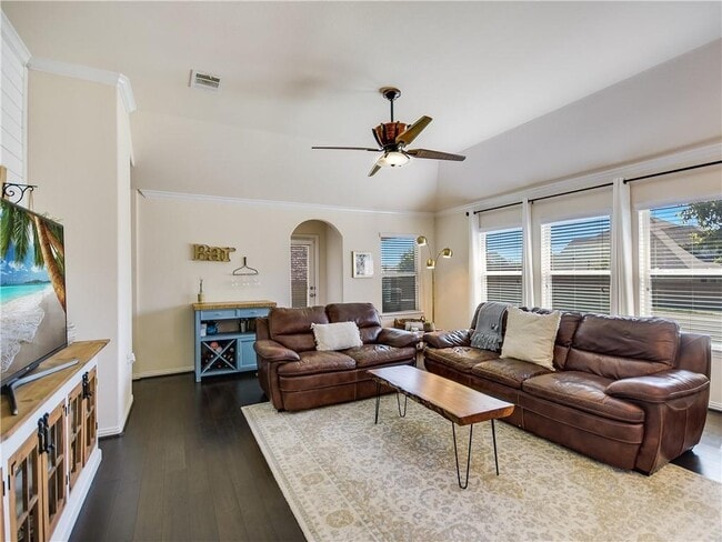 Building Photo - 701 Cardenas Ln