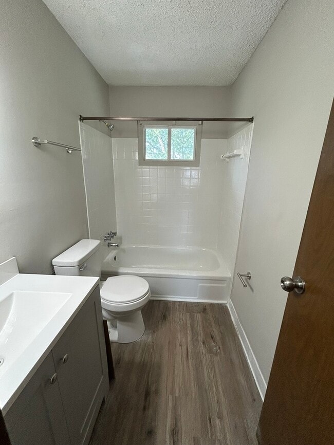 Building Photo - 4705 Leaf Crest Ct