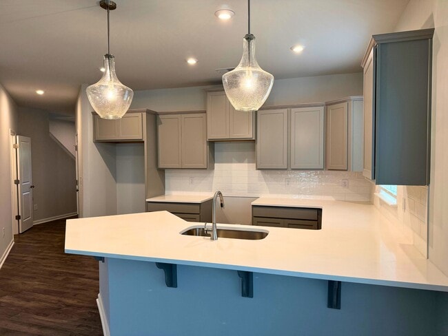 Building Photo - 144 Gervais Cir