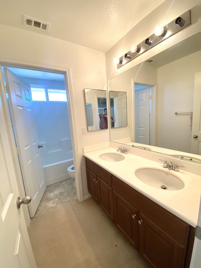 Building Photo - 1886 Spring White Rd