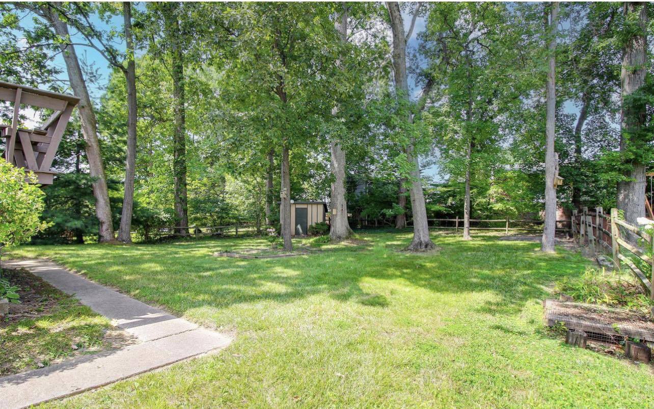 Building Photo - 1405 Pleasant Valley Dr