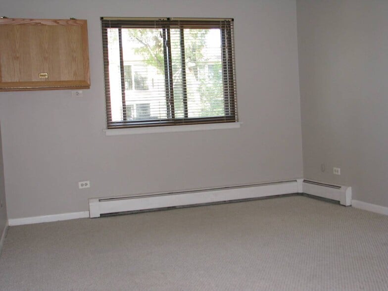 Building Photo - 5511 N Chester Ave