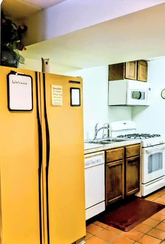 Building Photo - 892 N State Rd 149