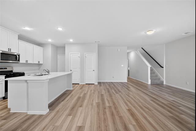 Building Photo - 1210 Aruba Ave