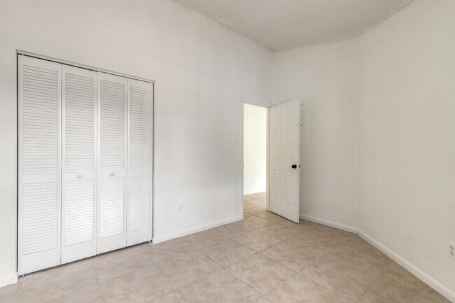Building Photo - 91 Wellwood Ln