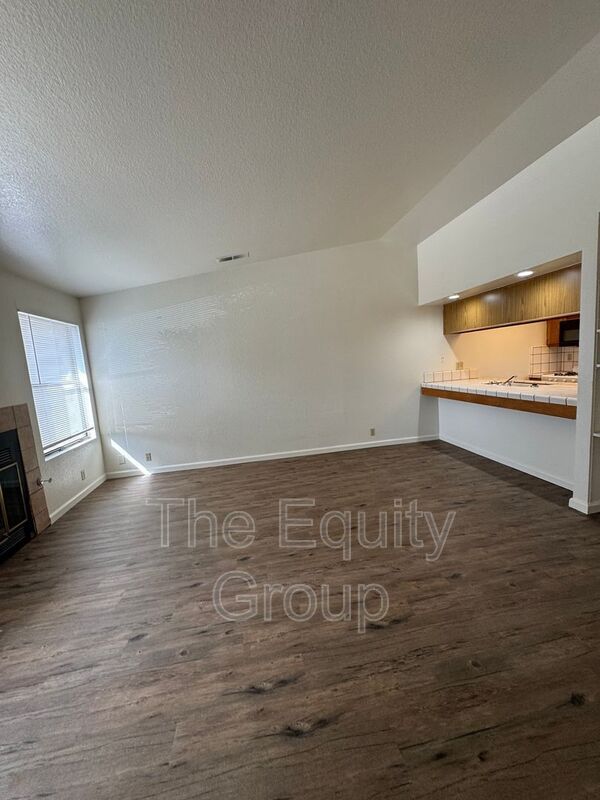 Building Photo - 4304 W Douglas Ave