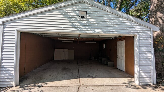 Building Photo - 776 John Daly St