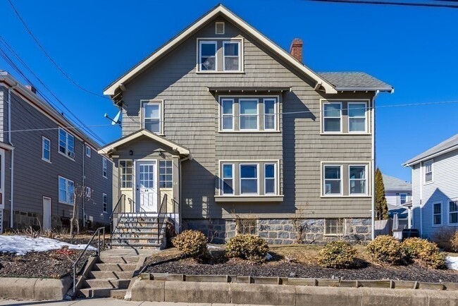 Building Photo - 64 Beaumont St