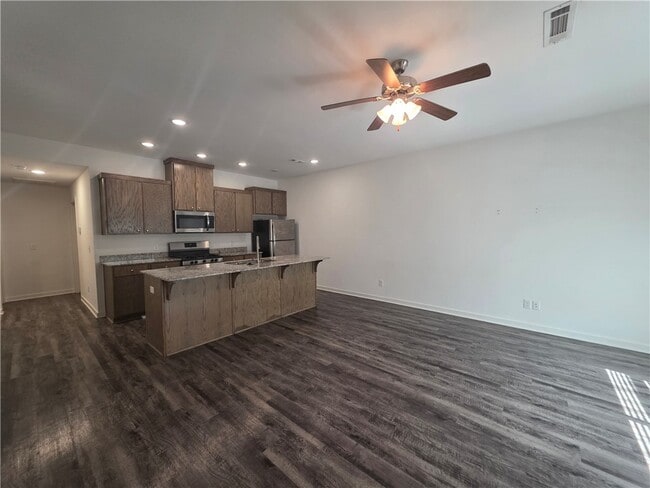 Building Photo - 320 Westbrook Ct