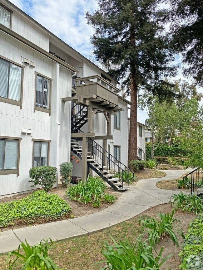 Building Photo - 1996 Tradan Dr