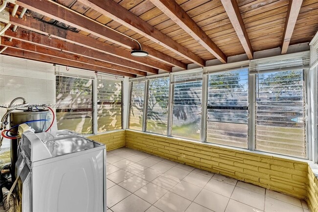 Building Photo - 4214 SW 49th Ct