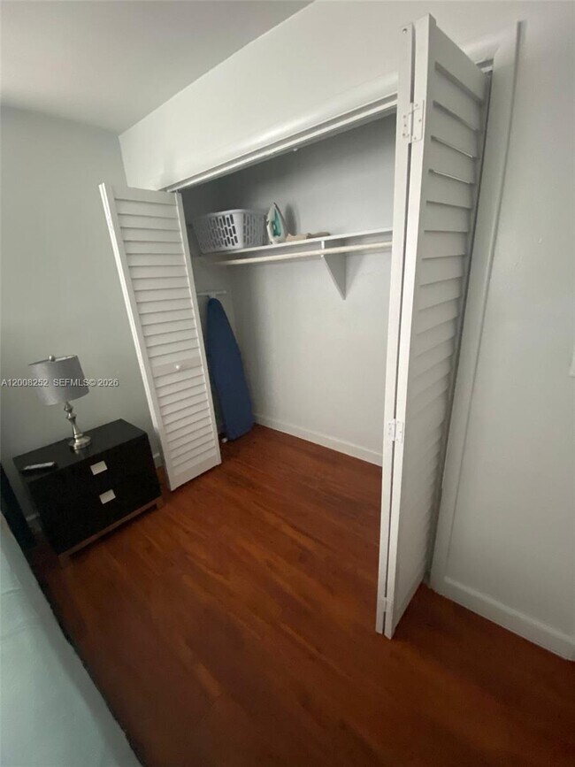 Building Photo - 1740 NE 56th St