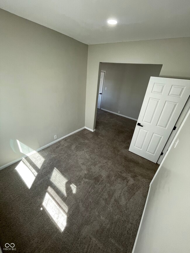 Building Photo - 321 E 31st St