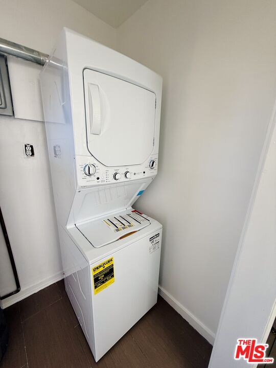 Building Photo - 3881 S Gramercy Pl