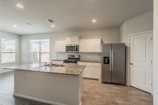 Building Photo - 8637 Centerboard Ln