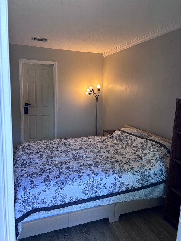 Building Photo - 1209 Capri Dr