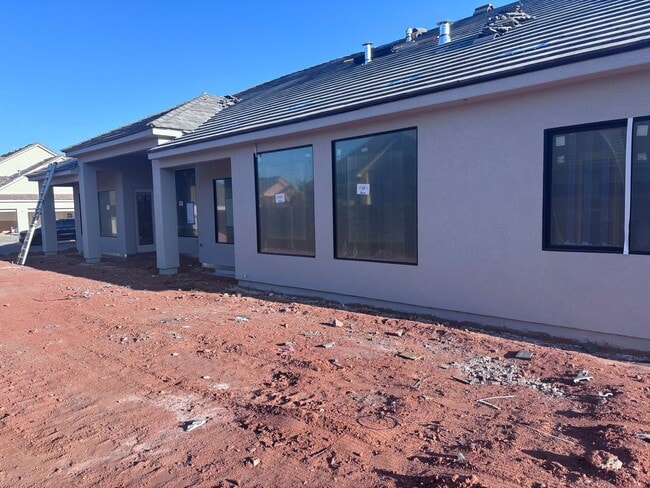 Building Photo - Beautiful Single Story in Finley Farms