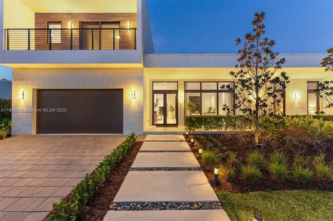 Building Photo - 16703 Botaniko Dr S