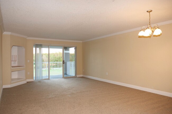 Building Photo - 2/2 in Hunters Creek gated community avail...