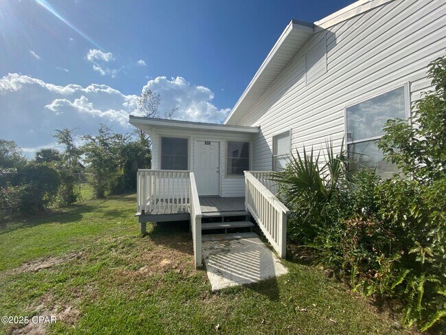 Primary Photo - 606 Florida Ave