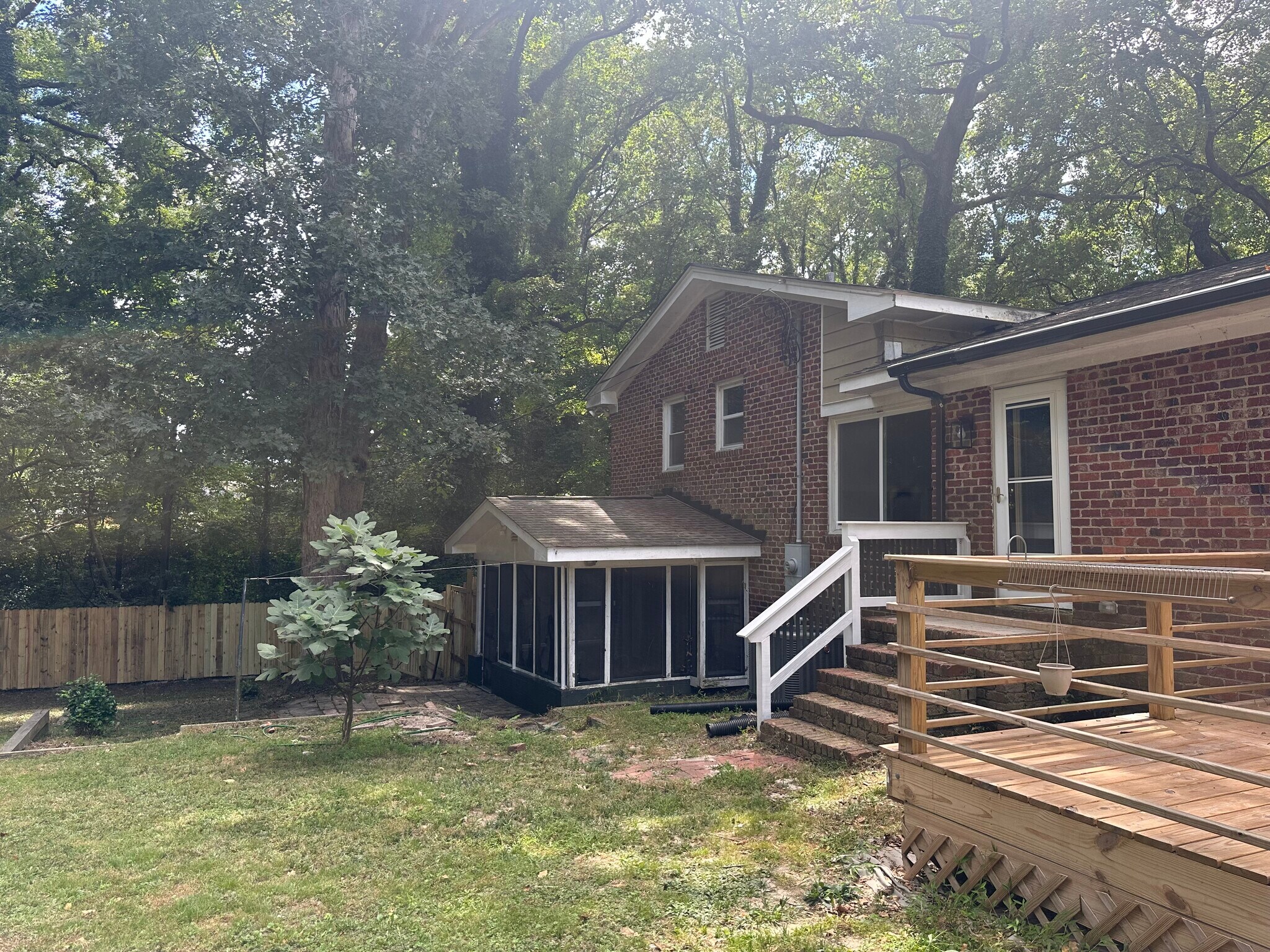 Building Photo - 3805 Colewood Dr