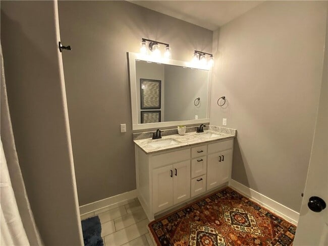 Building Photo - 300 Waterfall Ln