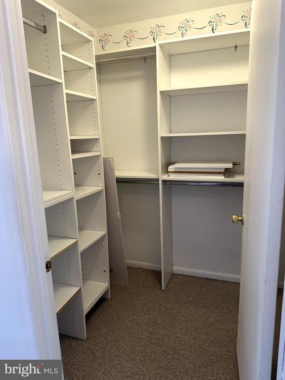 Building Photo - 102 Sequoia Ct