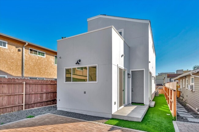 Building Photo - 4048 Cherokee Ave