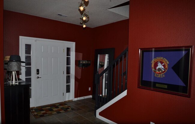 Building Photo - Beautiful Townhouse Downtown Colorado Springs
