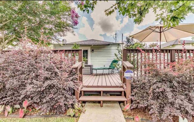 Building Photo - 605 48th St S