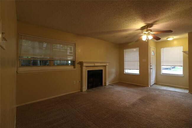 Building Photo - 1616 Windsong Ln
