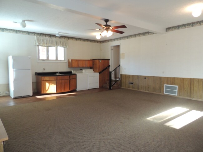 Building Photo - 2549 Bogese Dr